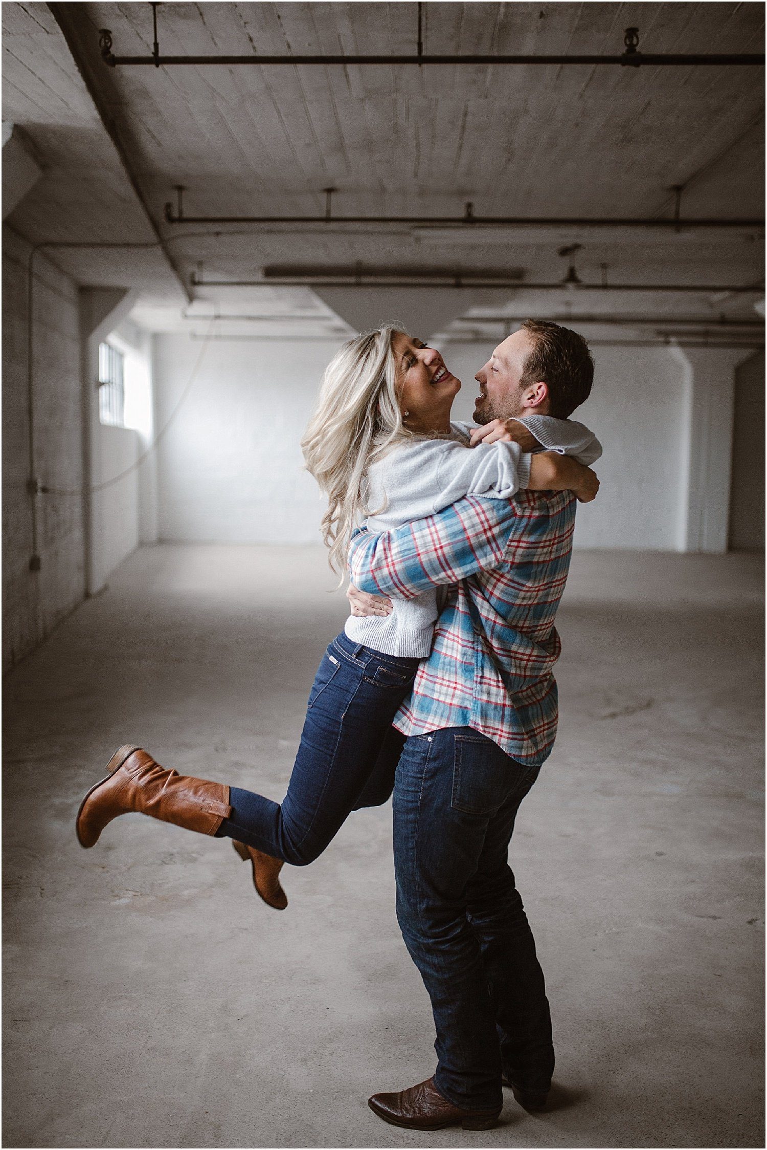 Industrial Engagement Photos in Knoxville | Photographed by Erin Morrison Photography | https://erinmorrisonphotography.com/rainy-day-industrial-engagement-photos-knoxville/