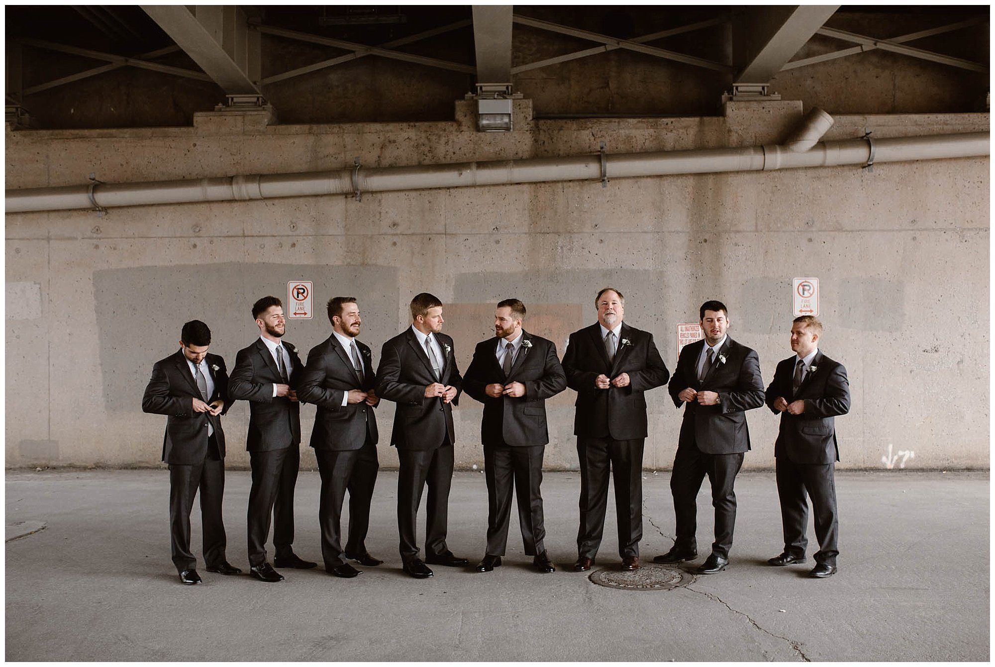 groom and groomsmen photos at wedding Knoxville