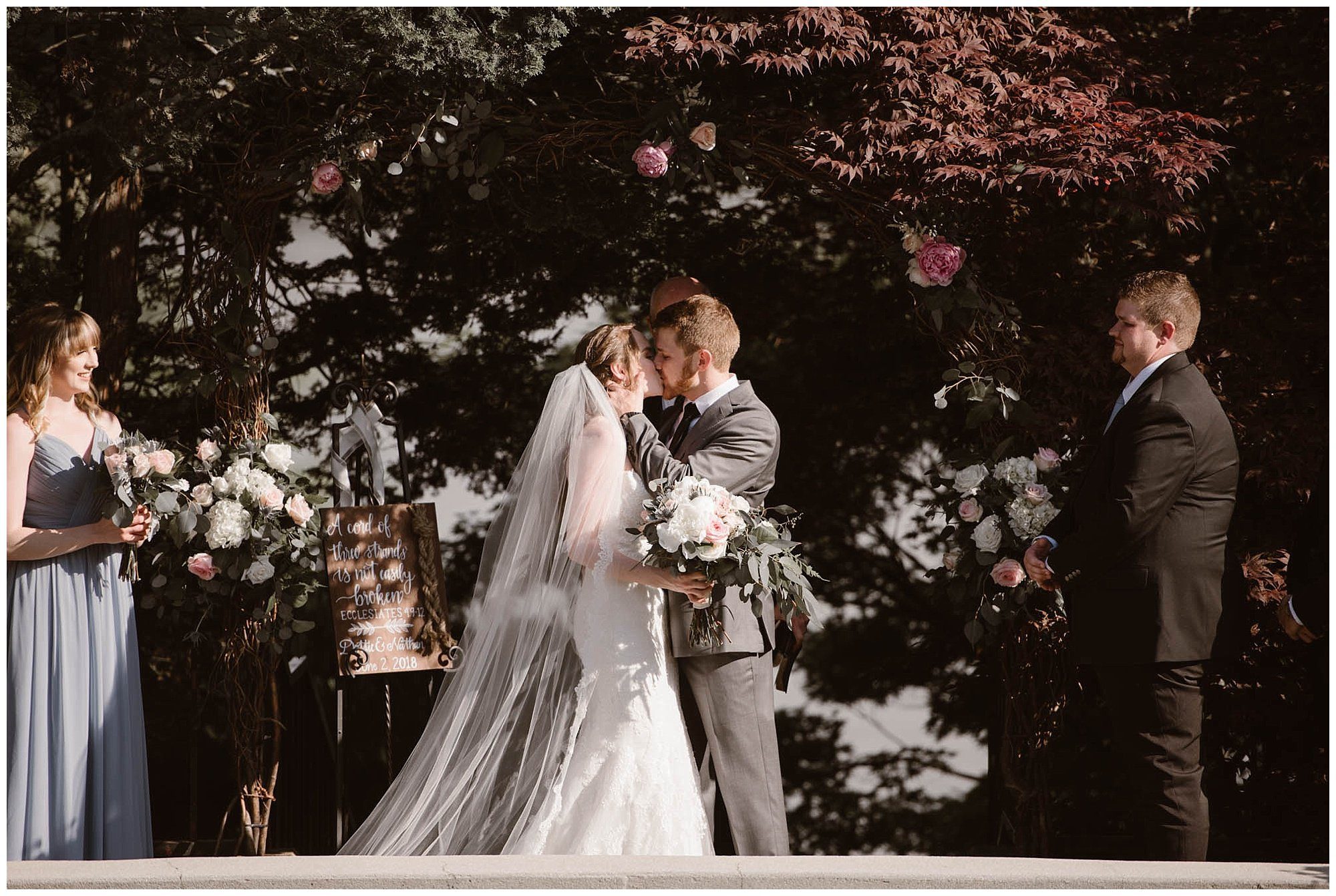 Bride and Groom Kiss at Crescent Bend House Wedding Knoxville