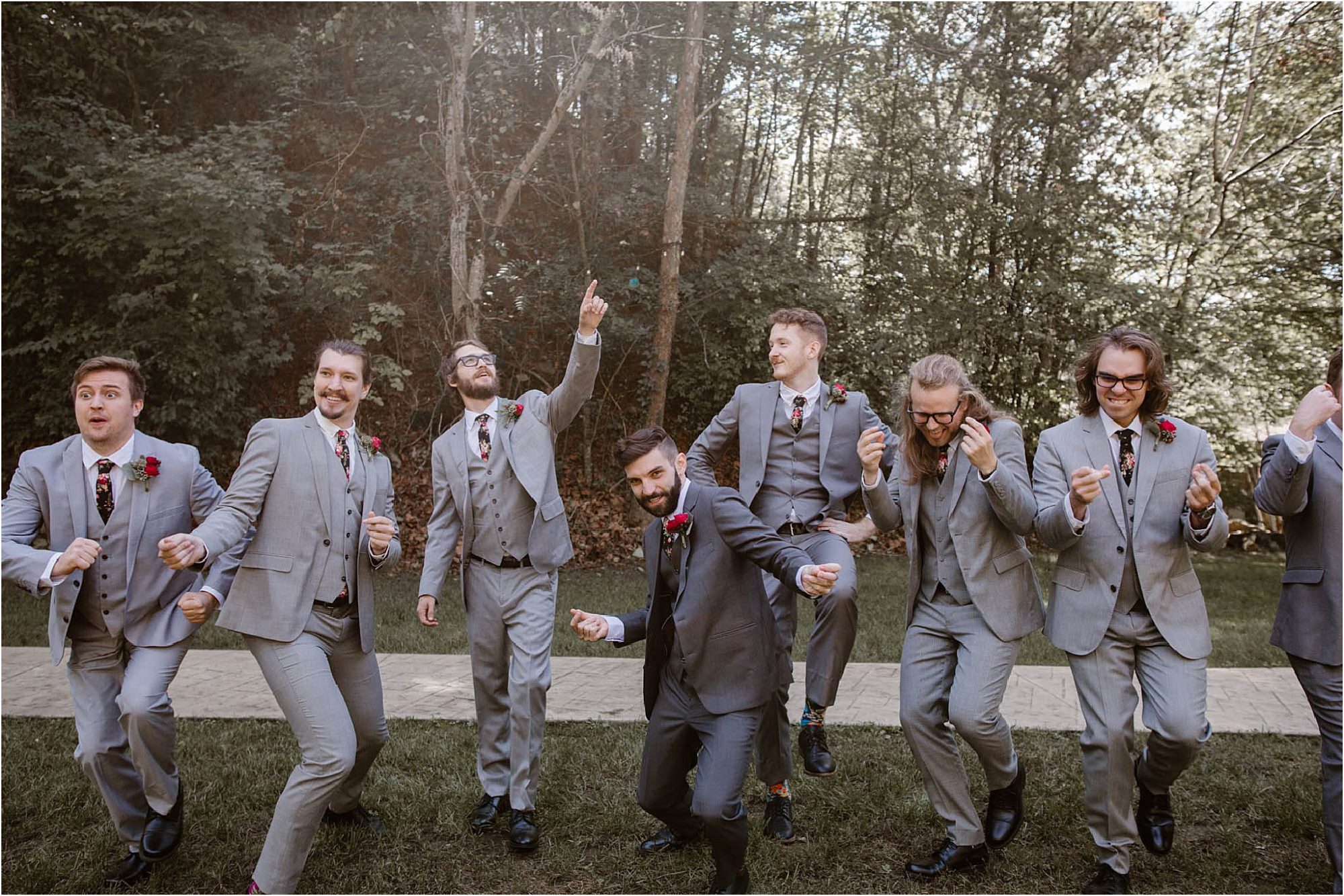 fun groom and groomsmen photos 