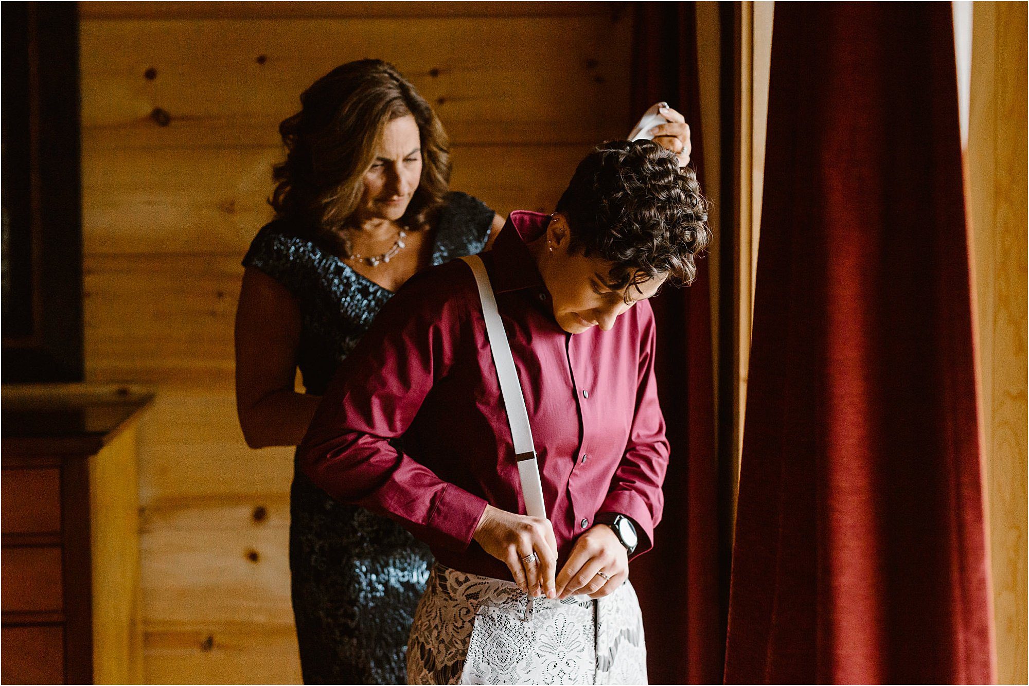 bride and mother getting ready in Smoky Mountain Cabin