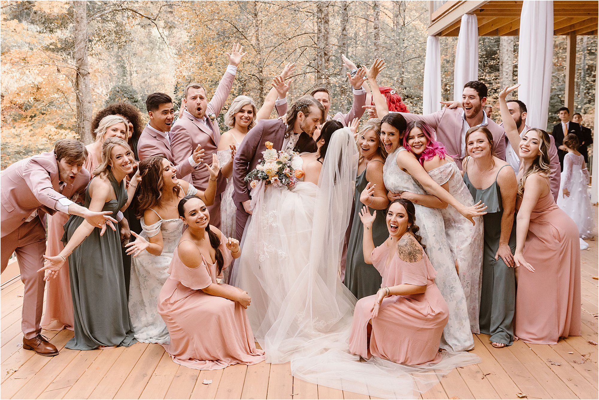 Private Pigeon Forge Wedding is a Modern, Fresh Take on Cabin Weddings